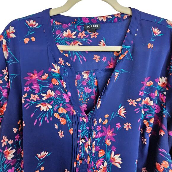 Torrid Top Floral Blouse Long Sleeve Blouse V-Neck Blouse Women 2X Blue Pintuck - Picture 2 of 9